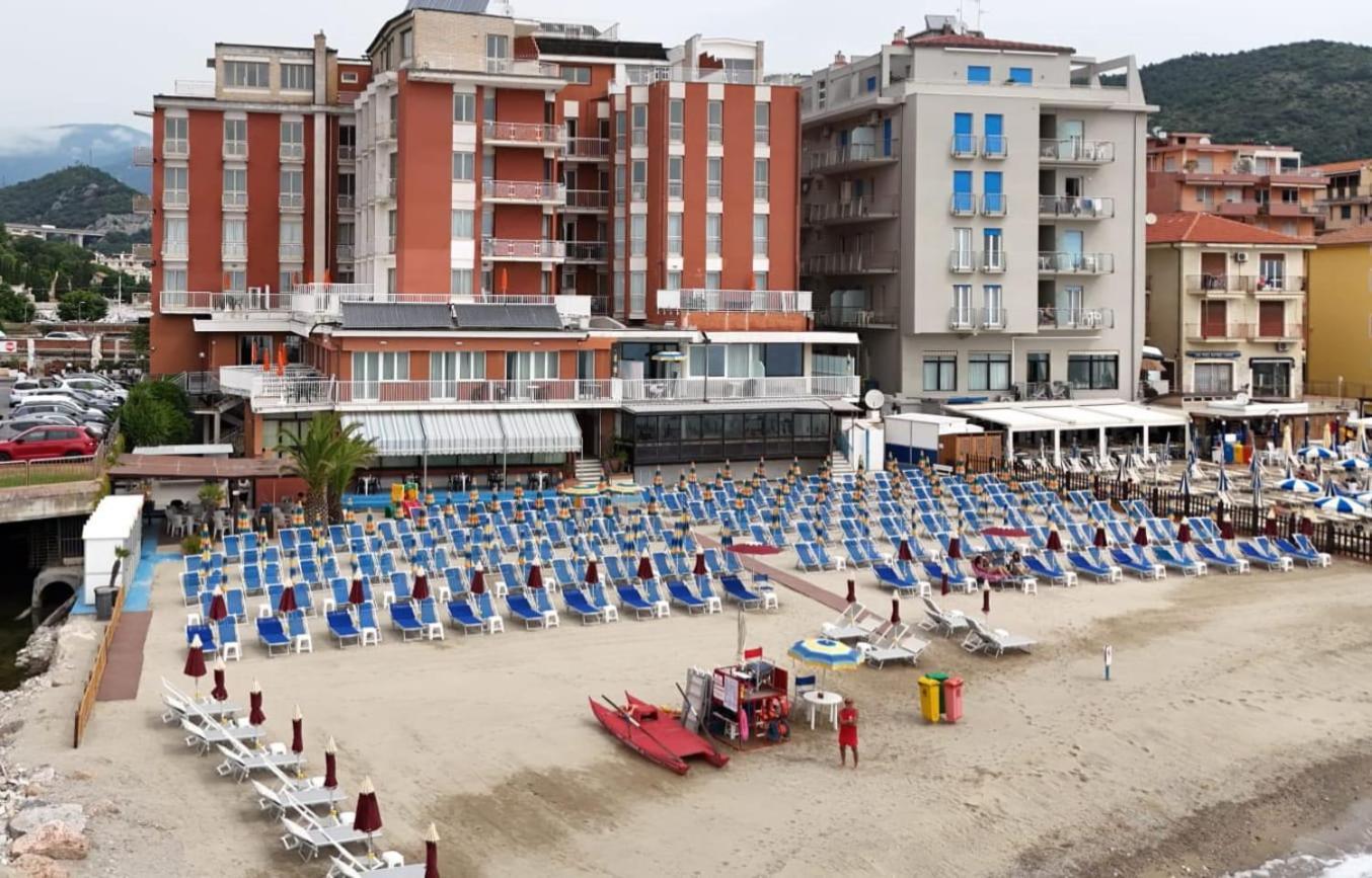 Hotel & Residence Stella Maris Pietra Ligure Dış mekan fotoğraf