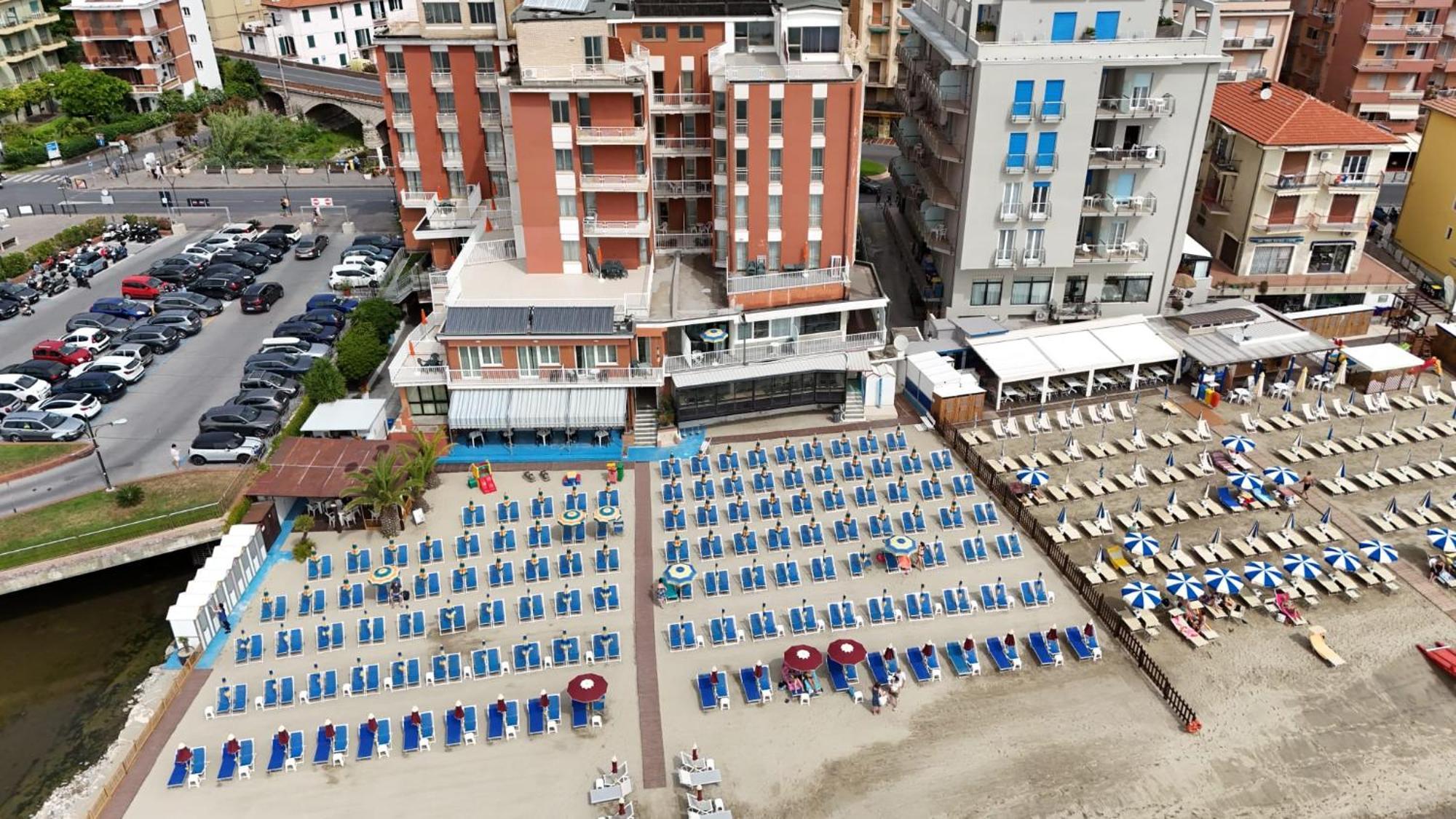 Hotel & Residence Stella Maris Pietra Ligure Dış mekan fotoğraf